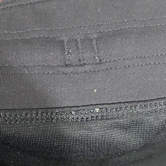 LuLuLemon Patterned Activewear Shorts - Picture 4 of 4